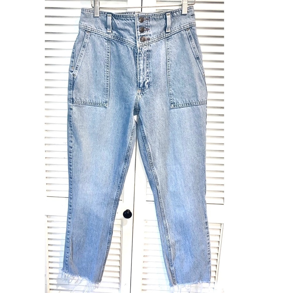 Abercrombie and Fitch Mom Jeans Raw Hem Women’s size 4/27